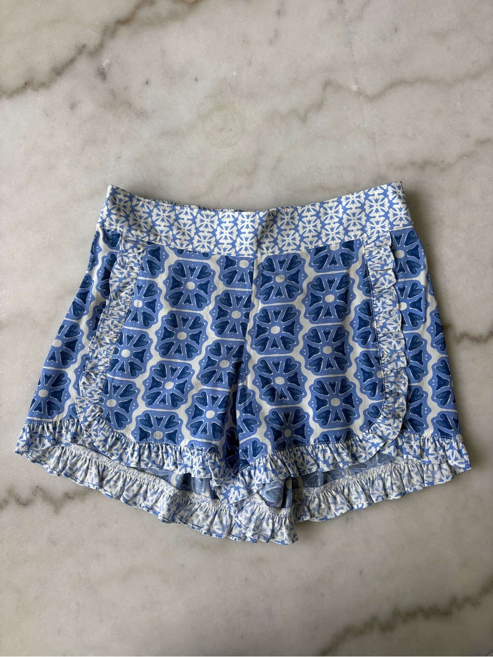Vineyard Vines Watercolor Geo Ruffle Hem Blue Print Pull On Shorts XS
